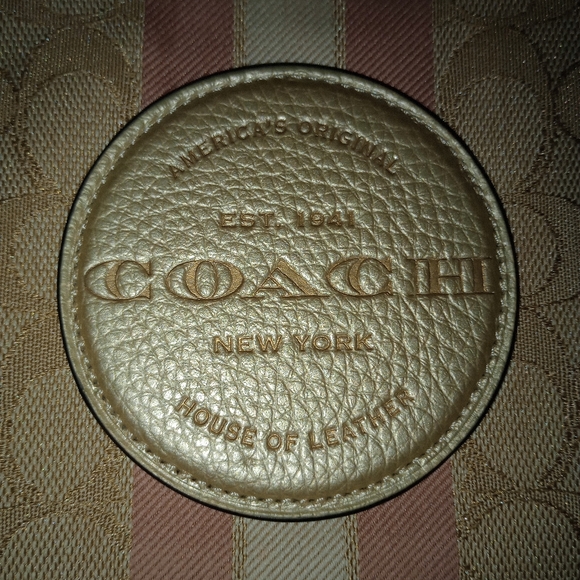 NWT Dempsey Large Corner Zip Wristlet In Signature Jacquard With Stripe & patch - Picture 3 of 11